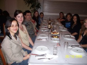 Na foto eu e minha equipe no jantar de comemoração da meta cumprida!